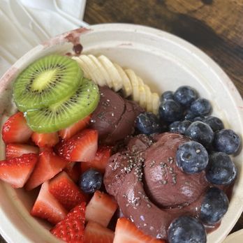 Waffle and Berry - Acai Bowl - Waffles Near Me - Honolulu, Hawaii