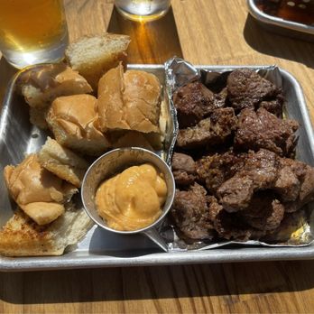 Cafe DeVille - Steak plate - Burgers Near Me - Nipomo, California