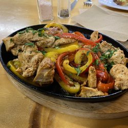 Good Earth Holistic Kitchen - Grilled chicken and pepper fajitas