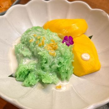 Tha Phraya - Mango sticky rice - Thai Near Me - New York, New York Tha Phraya - Mango sticky rice - Thai Near Me - New York, New York