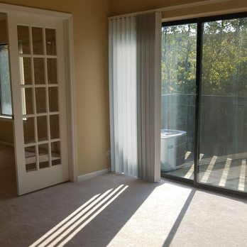 Arbor Lakes Apartments - Balcony/Den - Apartments Near Me - Arlington Heights, Illinois Arbor Lakes Apartments - Balcony/Den - Apartments Near Me - Arlington Heights, Illinois