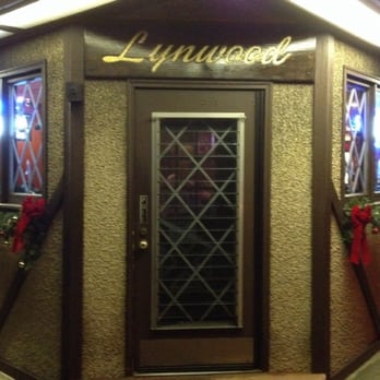 Lynwood Cafe - Lynwood at Christmas! - Pizza Near Me - Randolph, Massachusetts Lynwood Cafe - Lynwood at Christmas! - Pizza Near Me - Randolph, Massachusetts
