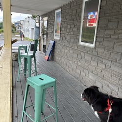 Robbies Bar and Grill