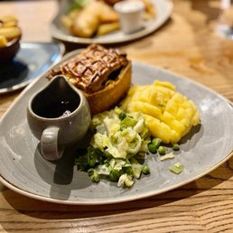 Steak & Nicholsons Pale Ale pie Steak & Nicholsons Pale Ale pie