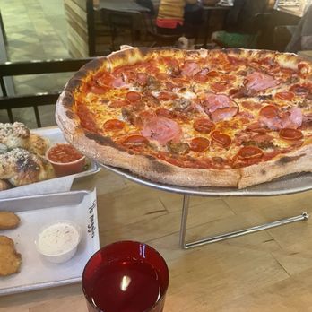 Thunderbolt Pizza - Pizza, nuggies, garlic knots - Pizza Near Me - Long Beach, California Thunderbolt Pizza - Pizza, nuggies, garlic knots - Pizza Near Me - Long Beach, California