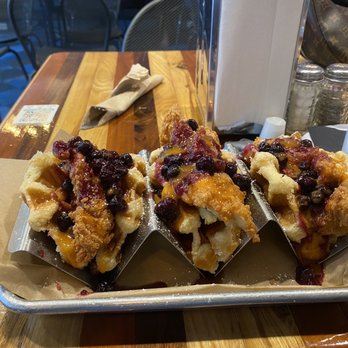 Treylor Park - Hot chicken waffle - Diners Near Me - Savannah, Georgia