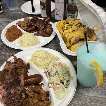 Big John's Texas BBQ - barbecue sampler, nachos - Barbeque Near Me - Page, Arizona