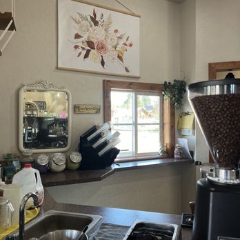 Roseberry Coffee and Goods - Pick up bar - Coffee & Tea Near Me - Donnelly, Idaho