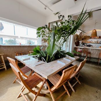 Fig Tree - Indoor Seating Area - Cafes Near Me - Los Angeles, California