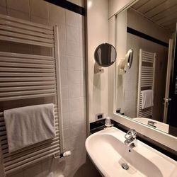 Hotel Milano - Bathroom