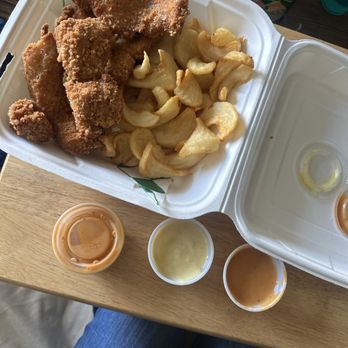 Fricken Faco - Fried Chicken nuggets with fries, fricken sauce, and honey mustard - Food Trucks Near Me - Bend, Oregon