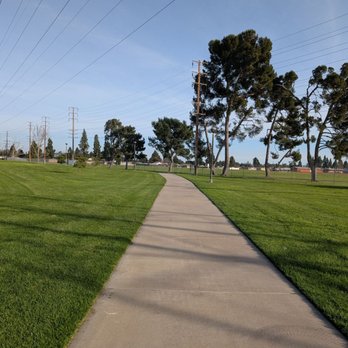 Gridley Park - Walkway through the park - Parks Near Me - Cerritos, California