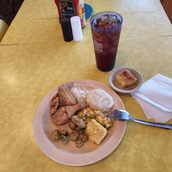 Mama's Kountry Table - Lunch!