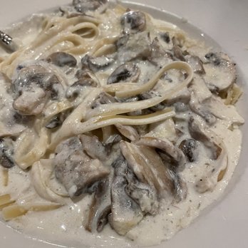 Aldo's Italian Restaurant - Fettuccini Alfredo with requested added mushrooms - Italian Near Me - Atlanta, Georgia Aldo's Italian Restaurant - Fettuccini Alfredo with requested added mushrooms - Italian Near Me - Atlanta, Georgia