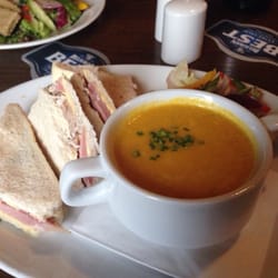 Auldhouse Arms - Butternut squash soup and a ham sandwich. £4.95 at lunch.