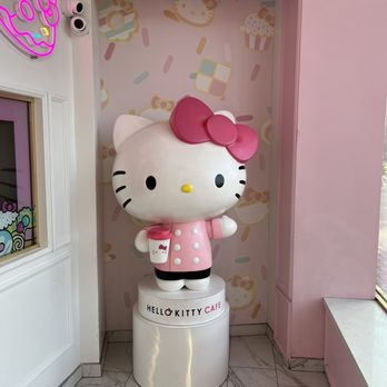 Hello Kitty Cafe - hello kitty statue - Cafes Near Me - Irvine, California Hello Kitty Cafe - hello kitty statue - Cafes Near Me - Irvine, California
