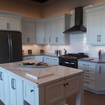 Kitchen Design & Cabinetry - White shaker cabinetry with l quartz countertop - Countertop Installation Near Me - Daphne, Alabama Kitchen Design & Cabinetry - White shaker cabinetry with l quartz countertop - Countertop Installation Near Me - Daphne, Alabama