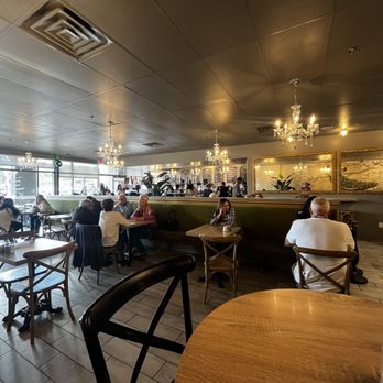Le Cafe Du Val - Interior - Cafes Near Me - Henderson, Nevada