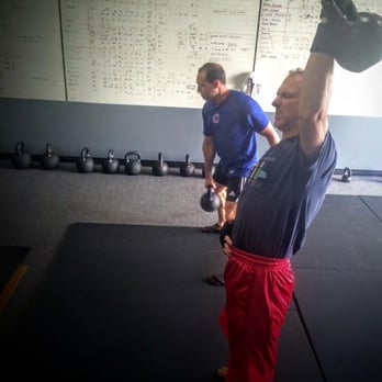 Center-Fit - Swingin' hardstyle - Trainers Near Me - Montgomery, Illinois