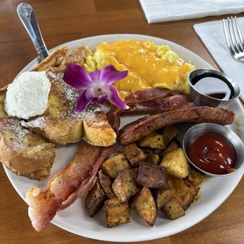 Mia's Cafe - Mia's Breakfast Platter - Cafes Near Me - Signal Hill, California Mia's Cafe - Mia's Breakfast Platter - Cafes Near Me - Signal Hill, California