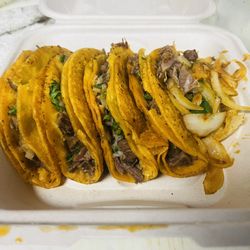 Tacos Oscar El Gordo - Quesabirrias