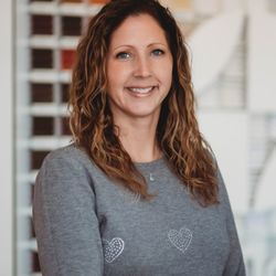 Belmar Window Shop - Showroom manager Nicole