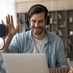 La Di Da Lessons - We all love what we do here at La Di Da - and use all the best equipment to conduct our online lessons