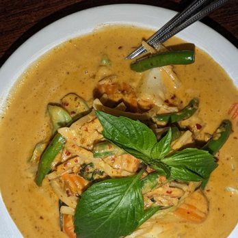 Sri Thai Cuisine - Red curry with veggies - Thai Near Me - Vancouver, Washington Sri Thai Cuisine - Red curry with veggies - Thai Near Me - Vancouver, Washington