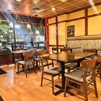 Sake House - Interior seating - Japanese Near Me - Jacksonville, Florida