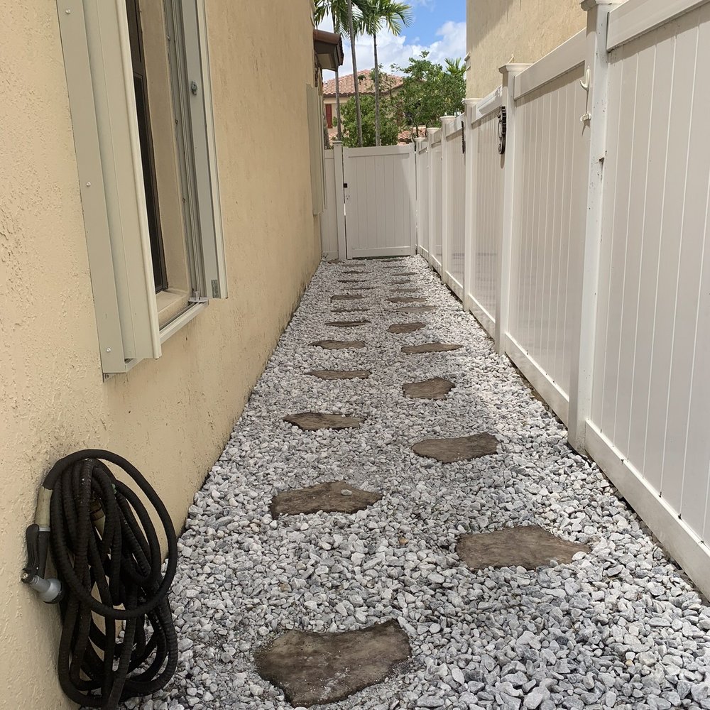 Nyce Lawn Services - After picture (walkway) - Lawn Services Near Me - Princeton, Florida Nyce Lawn Services - After picture (walkway) - Lawn Services Near Me - Princeton, Florida