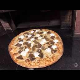Buffalo Chicken White Pizza Buffalo Chicken White Pizza