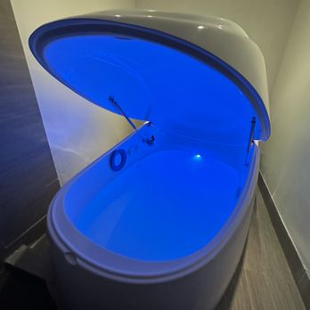 Lift Next Level Floats - Before I got in the pod. Everything looked normal. - Float Spa Near Me - Brooklyn, New York Lift Next Level Floats - Before I got in the pod. Everything looked normal. - Float Spa Near Me - Brooklyn, New York