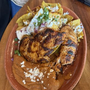 Rosa Madera - Chilaquiles verdes with chicken - Mexican Near Me - Sacramento, California Rosa Madera - Chilaquiles verdes with chicken - Mexican Near Me - Sacramento, California