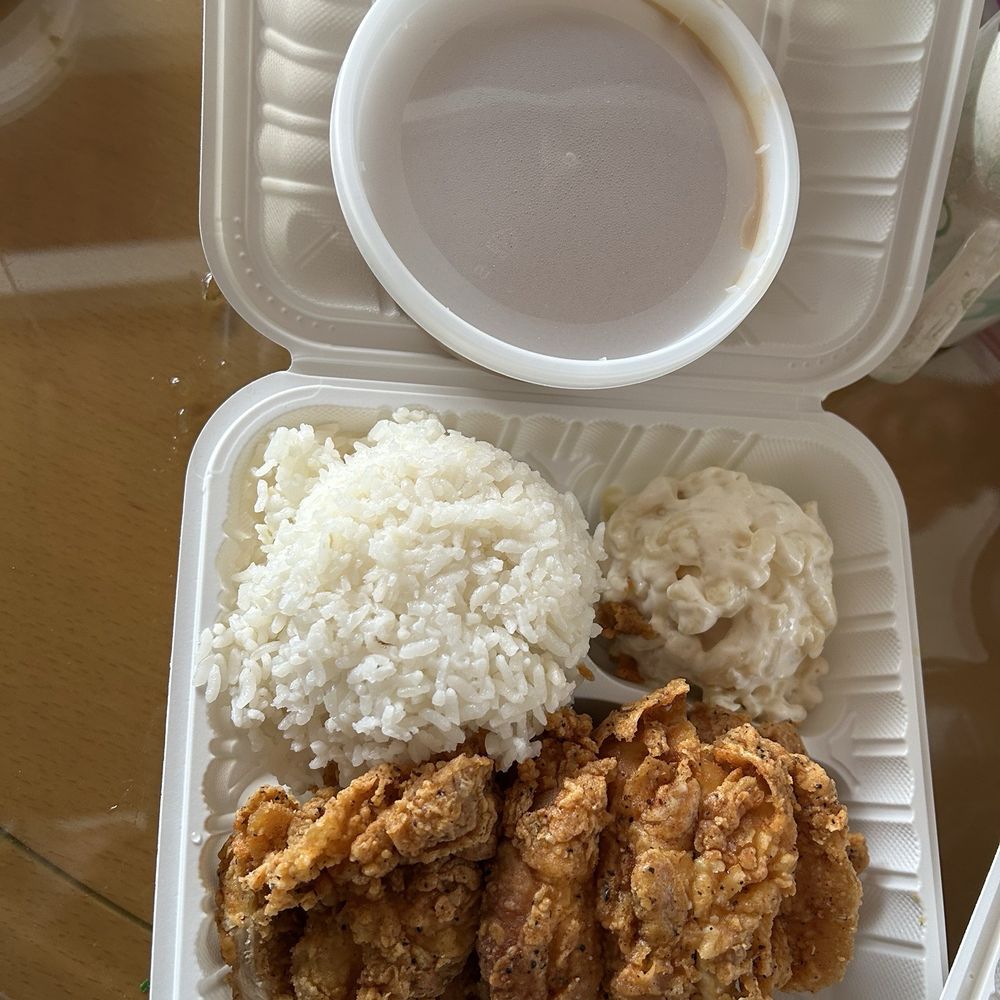 So FAT Catering - Fried chicken w/ gravy on the side - Food Trucks Near Me So FAT Catering - Fried chicken w/ gravy on the side - Food Trucks Near Me