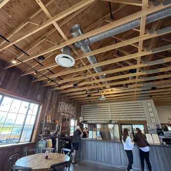 Farmhouse Brewing - Inside bar - Breweries Near Me - Chilliwack, British Columbia Farmhouse Brewing - Inside bar - Breweries Near Me - Chilliwack, British Columbia