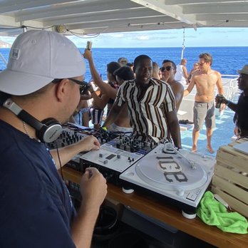 Oahu Boat Cruises - Sounds - Boat Charters Near Me - Honolulu, Hawaii Oahu Boat Cruises - Sounds - Boat Charters Near Me - Honolulu, Hawaii