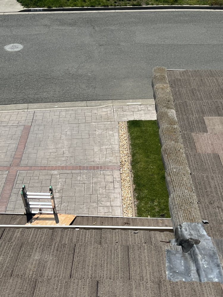 Slide of Israel Professional Roofer