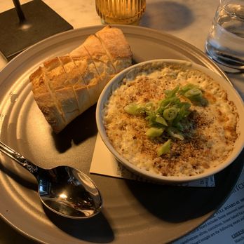 Two Travelers Wine Bar + Merchant - Lemon Ricotta Crab Dip with a delicious baguette - Wine Bars Near Me - Temecula, California