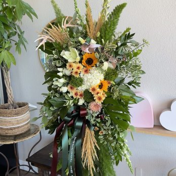 El Florista Flower Shop - Florists Near Me - Patterson, California