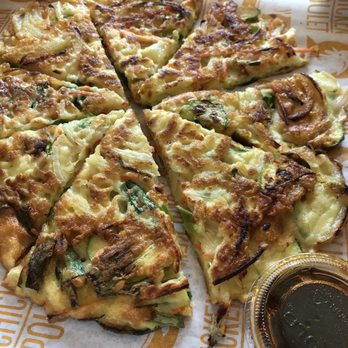 Le Bibimbap - Pajeon (crêpe salée aux légumes) - Korean Near Me - Saint-Eustache, Quebec Le Bibimbap - Pajeon (crêpe salée aux légumes) - Korean Near Me - Saint-Eustache, Quebec