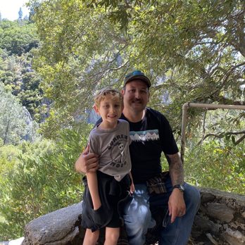 Lake Shasta Caverns - Great photo ops outside - Landmarks & Historical Buildings Near Me - Lakehead, California