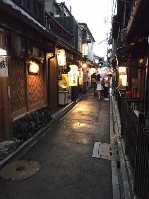 Pontocho Alley by null