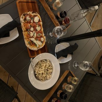 Cellar 417 - Pepperoni Flatbread and Cacio Pepe with a wine flight! - Wine Bars Near Me - Branson West, Missouri