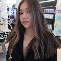 Juan Juan Salon - Ashy highlights