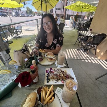 BB Cafe & Catering - Cafes Near Me - Burbank, California