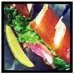 Dutzow Deli & Restaurant