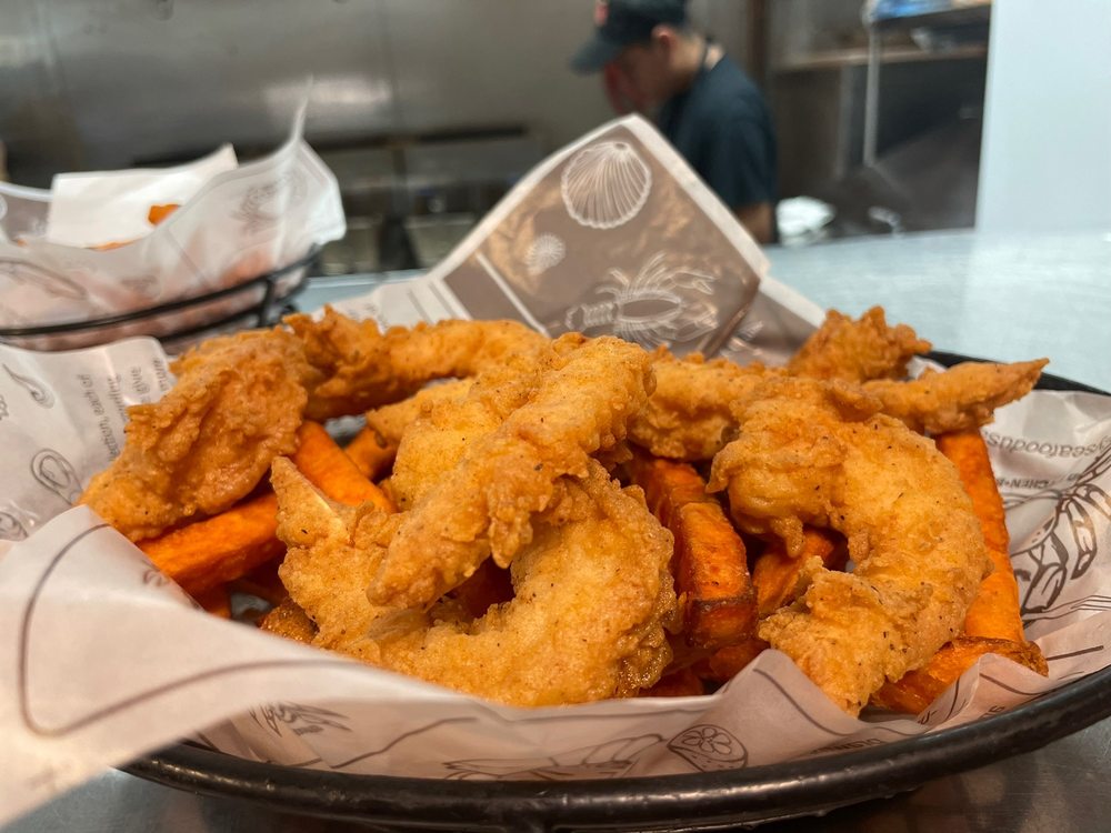 Social spots from The Juicy Seafood