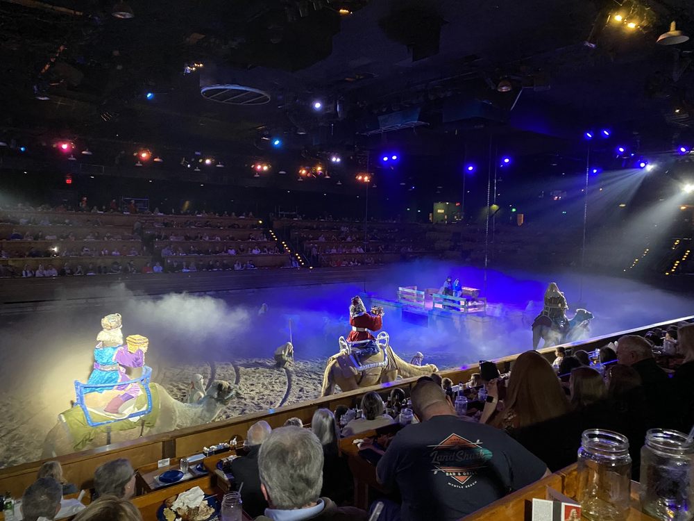 Dolly Parton's Stampede