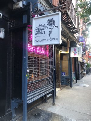 The Fragile Flour by null