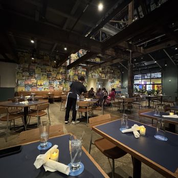 Expat BBQ - Inside seating - Bars Near Me - Saint Louis, Missouri